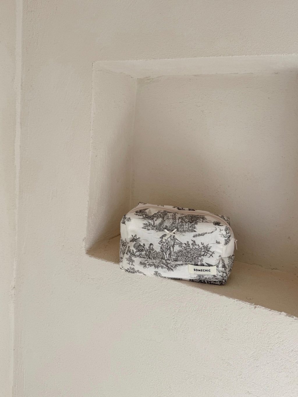 Iris Toiletry Bag - Light Grey - SOMECHIC