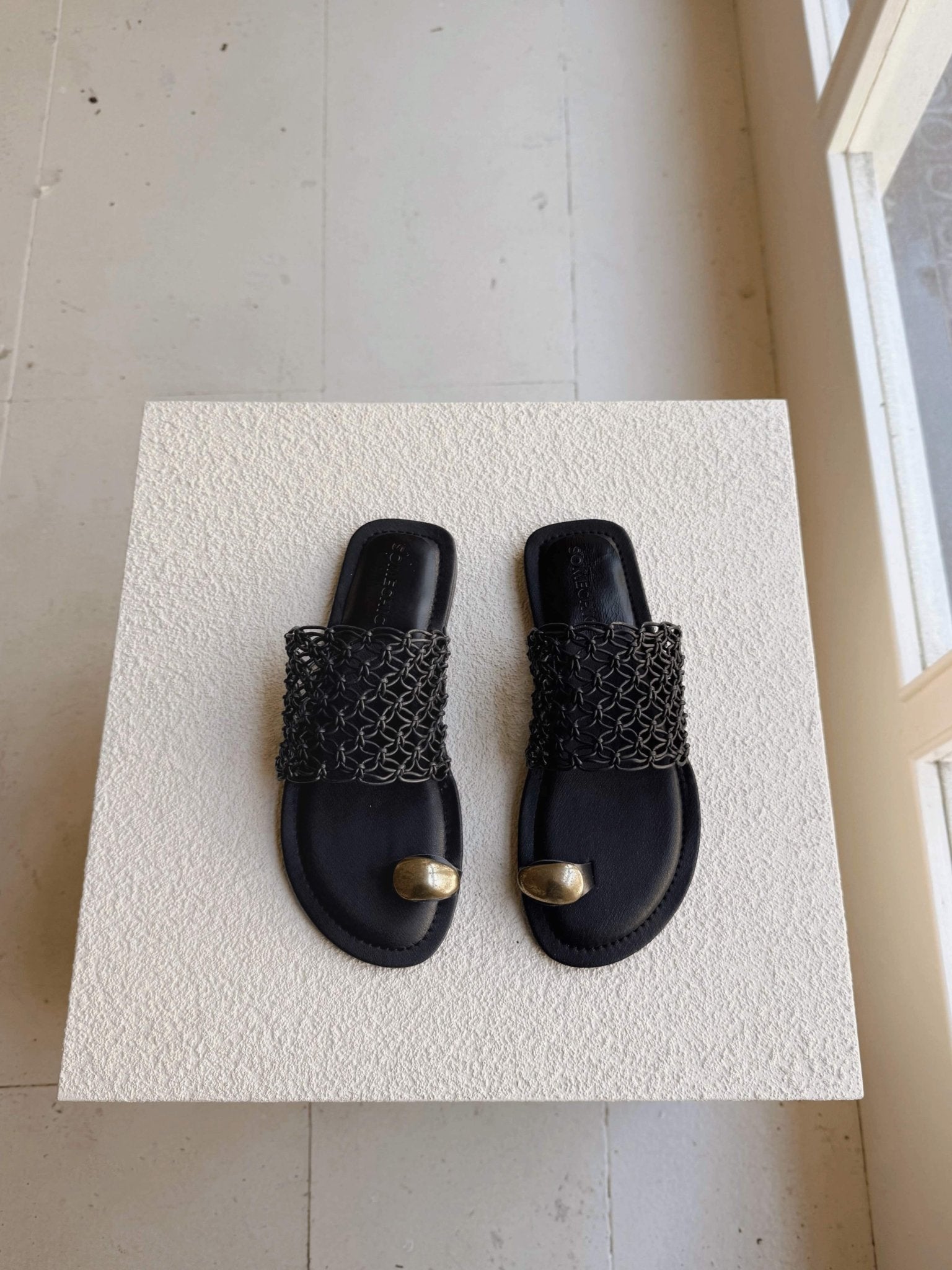 Juni Sandals - Black - SOMECHIC