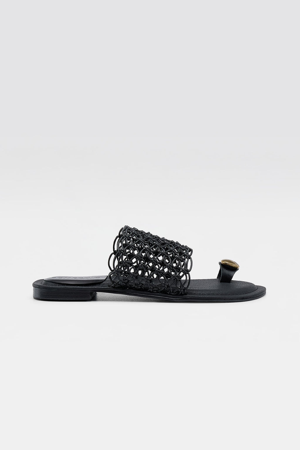 Juni Sandals - Black - SOMECHIC