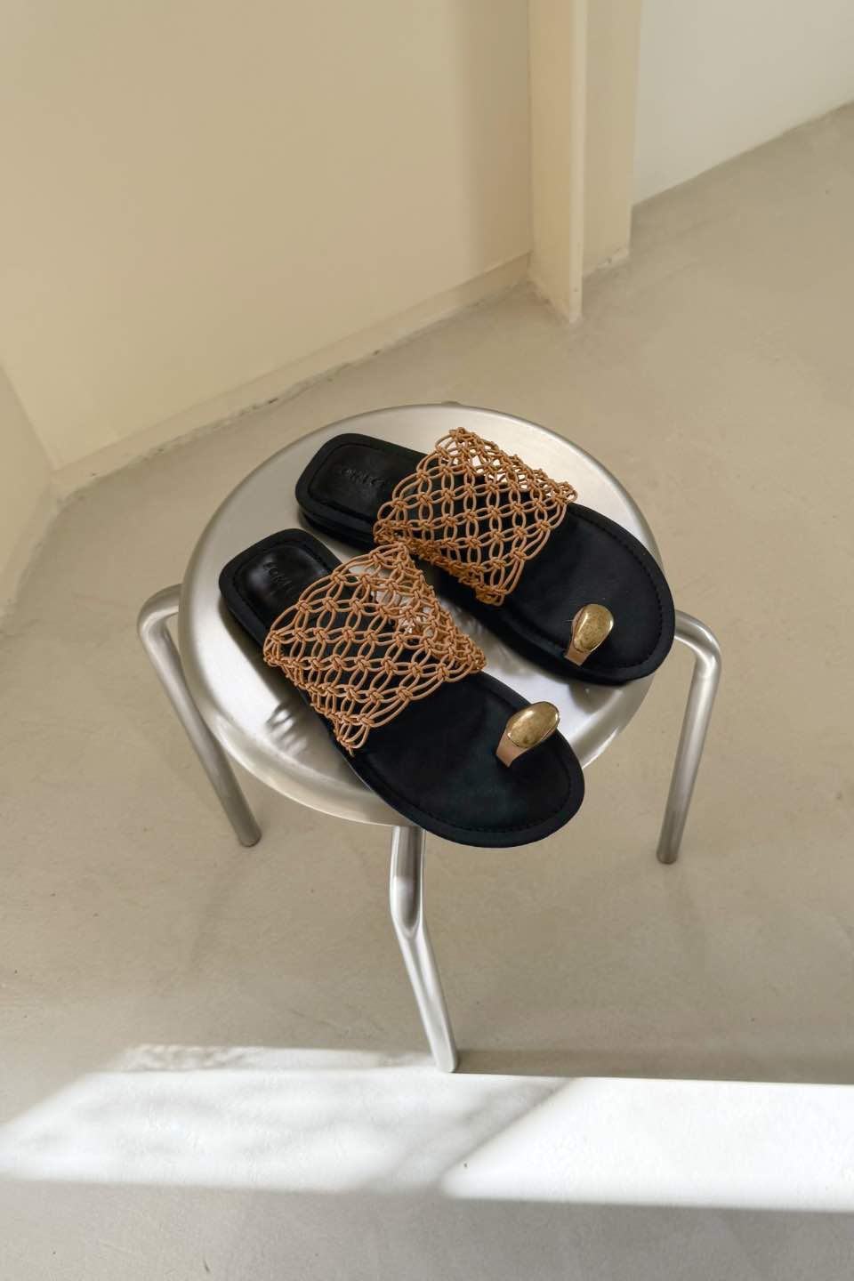 Juni Sandals - Brown - SOMECHIC